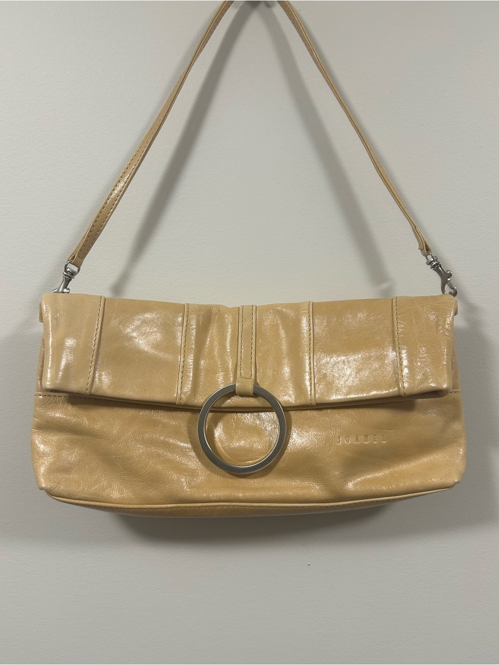 vintage tan leather shoulder bag!